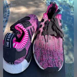 Adidas NMD R1 Primeknit Pink & Black women’s athletic shoes
